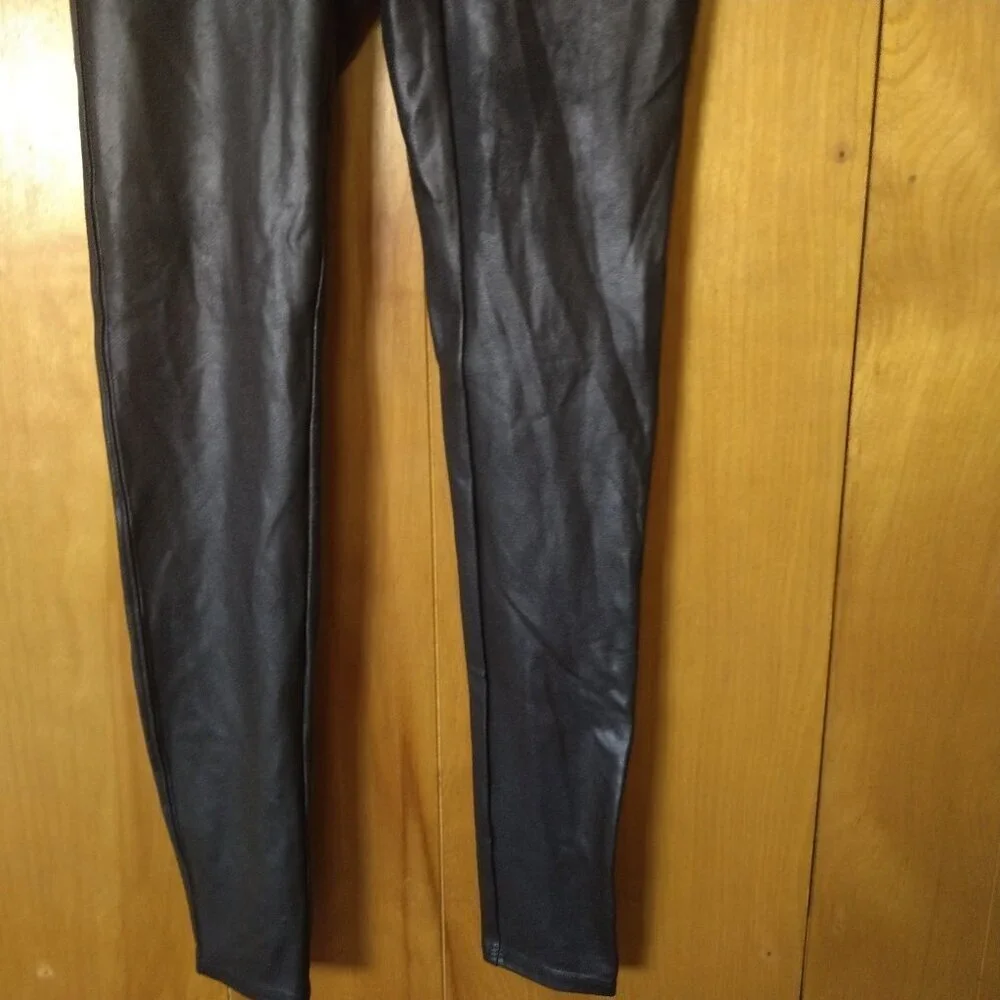 Spanx Size Medium Black Metallic Silver Shimmer Leggings Shine Shapewear Pant